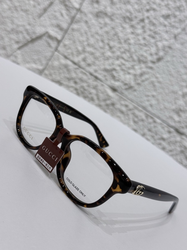 GUCCI GLASSES