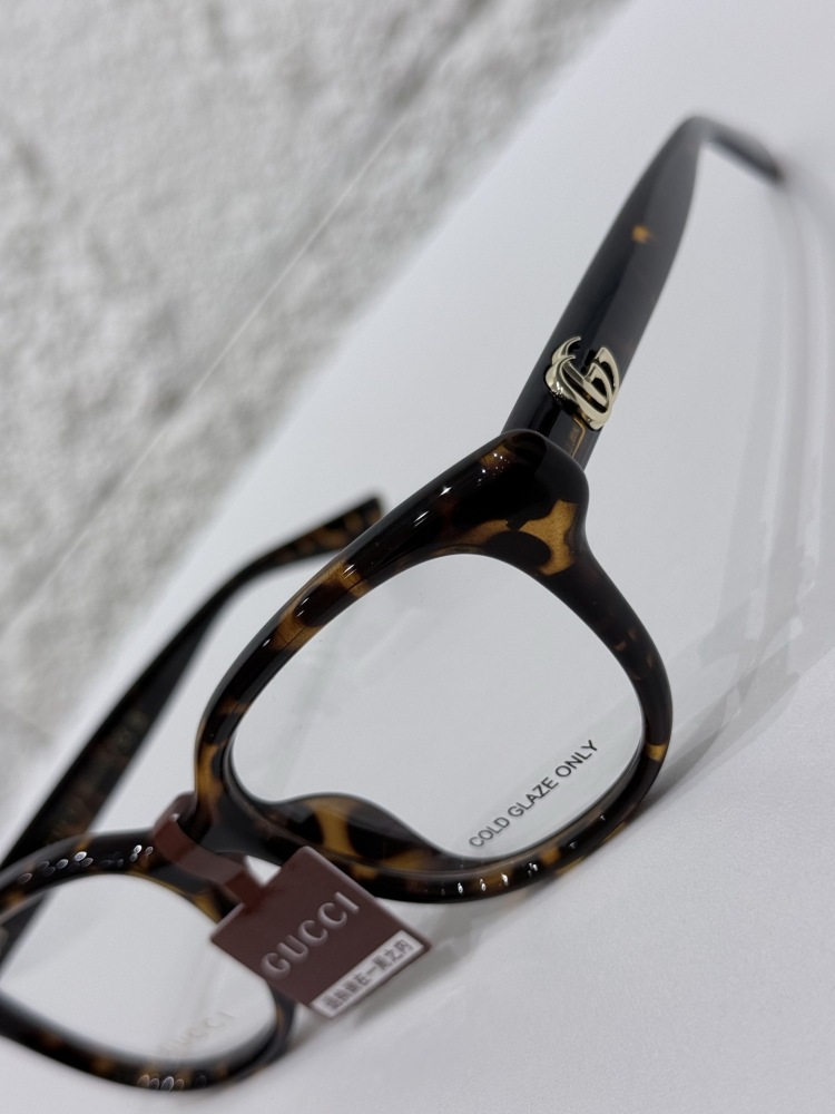 GUCCI GLASSES