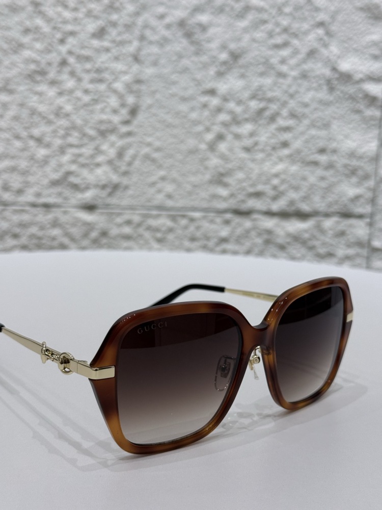 GUCCI SUNGLASSES