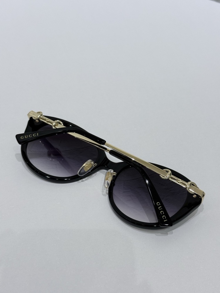 GUCCI SUNGLASSES