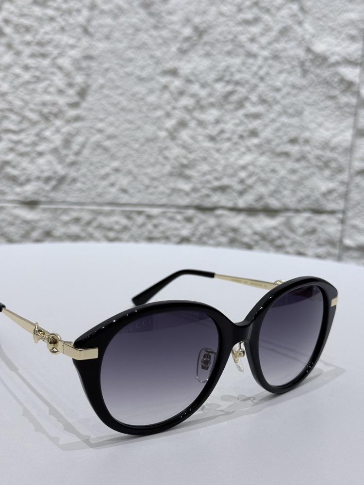 GUCCI SUNGLASSES