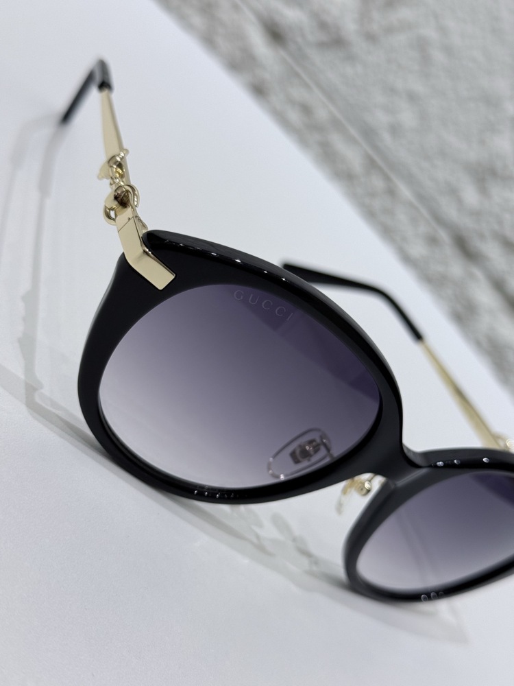 GUCCI SUNGLASSES