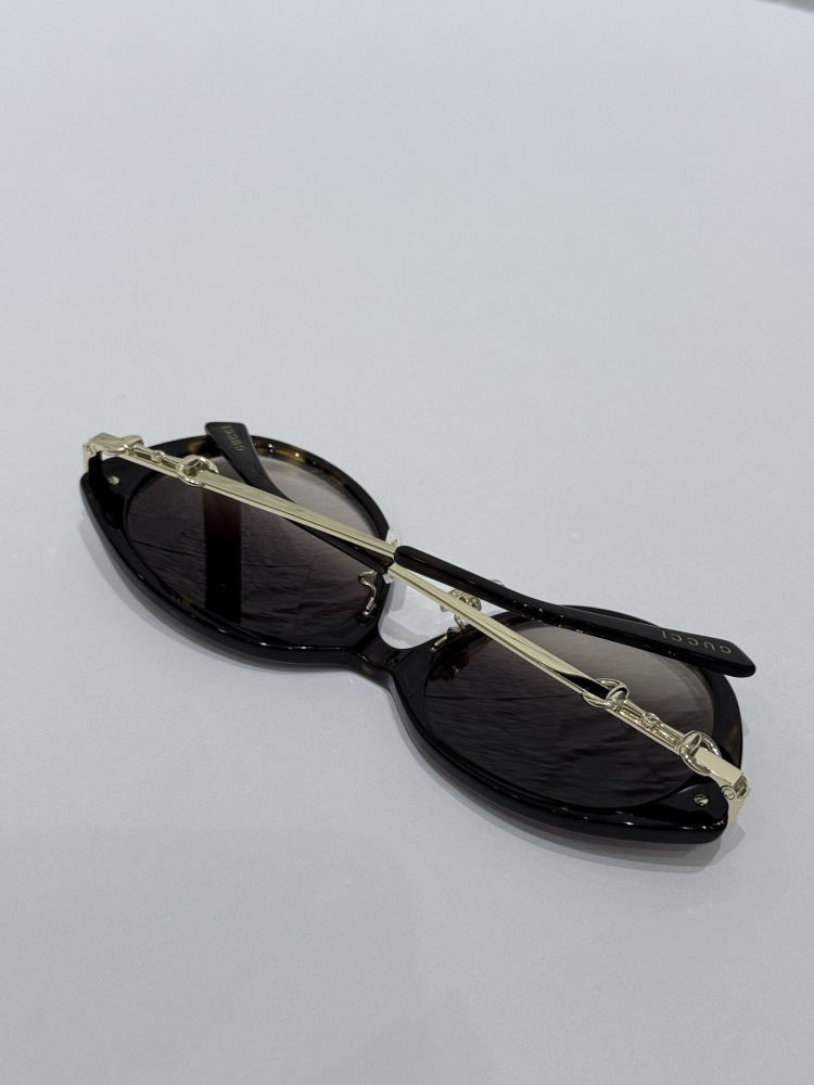 GUCCI SUNGLASSES