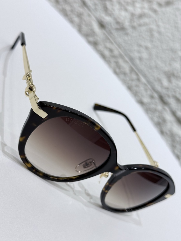 GUCCI SUNGLASSES