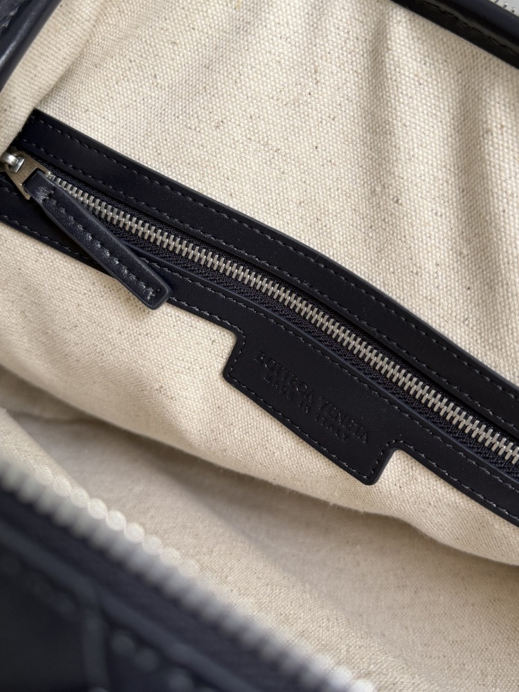 BOTTEGA VENETA GETAWAY BRIEFCASE