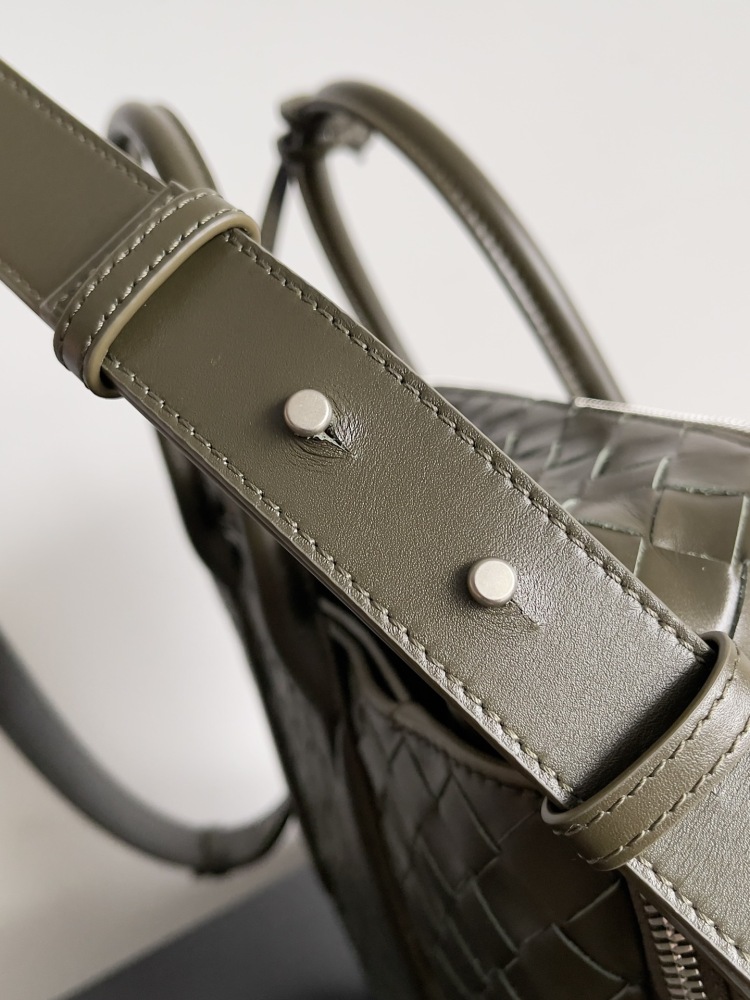 BOTTEGA VENETA GETAWAY BRIEFCASE