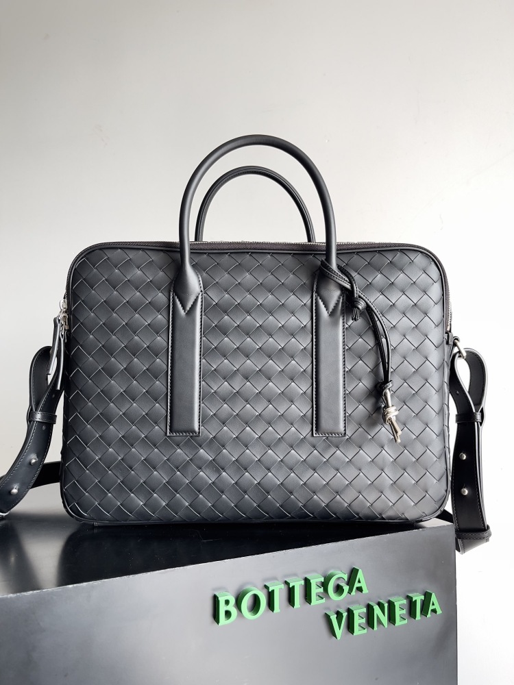 BOTTEGA VENETA GETAWAY BRIEFCASE