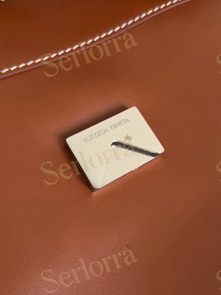 BOTTEGA VENETA ANDIAMO MESSENGER