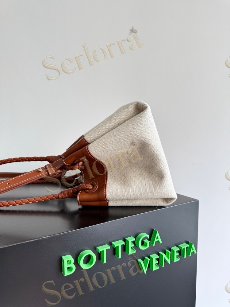 BOTTEGA VENETA SMALL PARACHUTE
