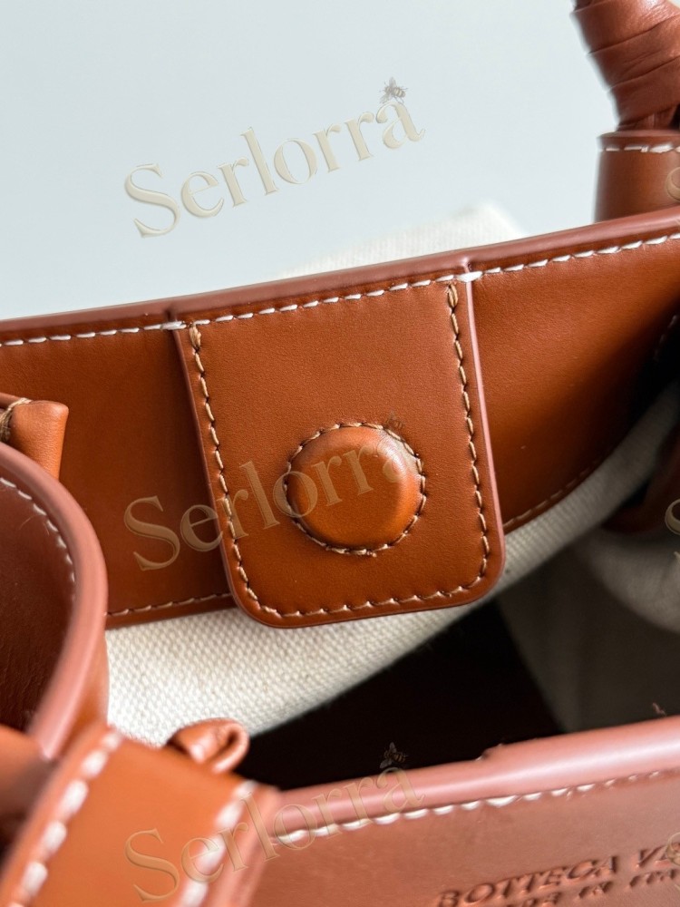 BOTTEGA VENETA SMALL PARACHUTE