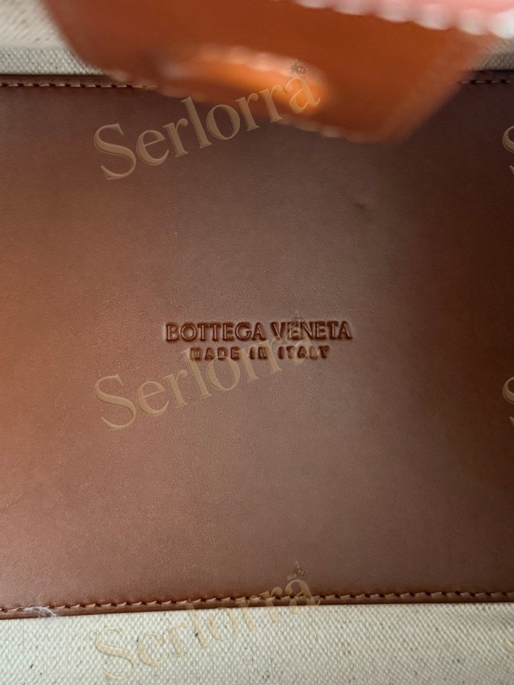 BOTTEGA VENETA SMALL PARACHUTE