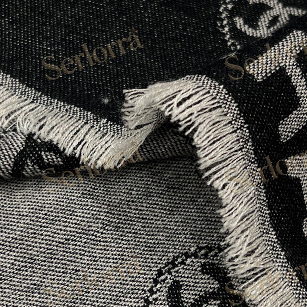 CHANEL 25S CREST LONG SCARF