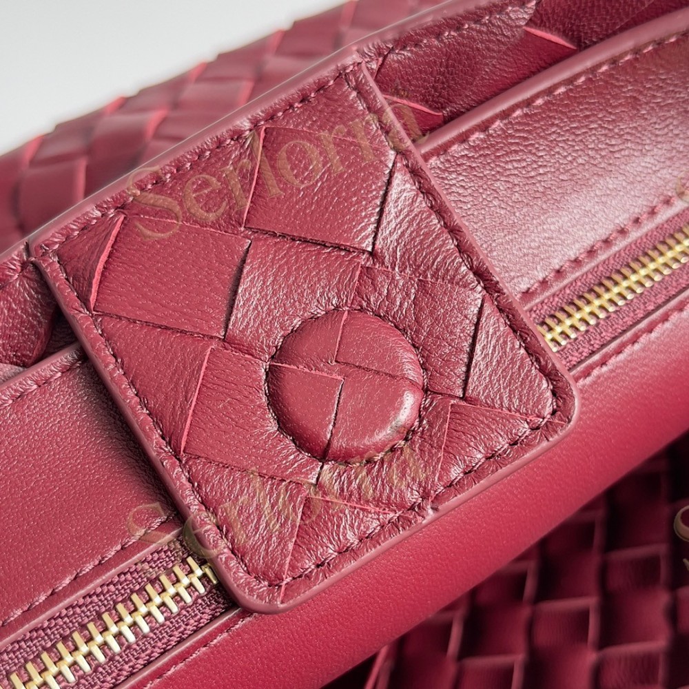 BOTTEGA VENETA MEDIUM ANDIAMO CHAIN