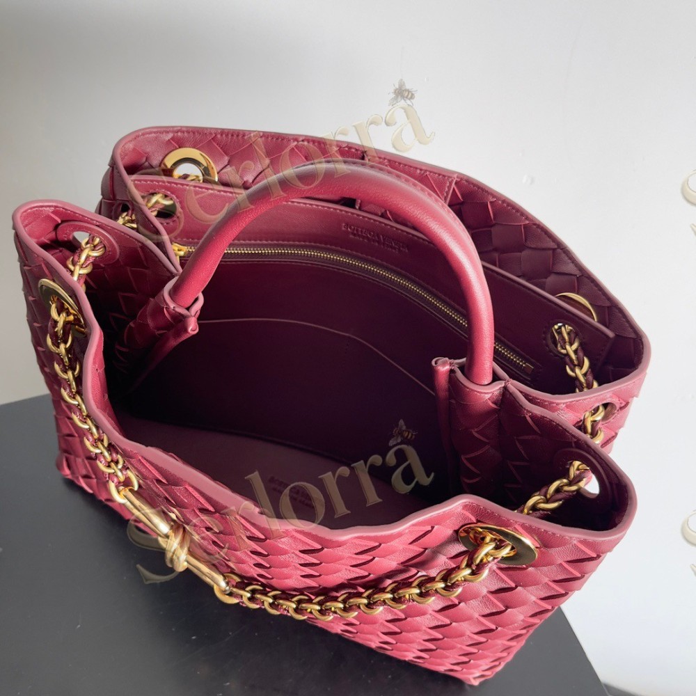 BOTTEGA VENETA MEDIUM ANDIAMO CHAIN