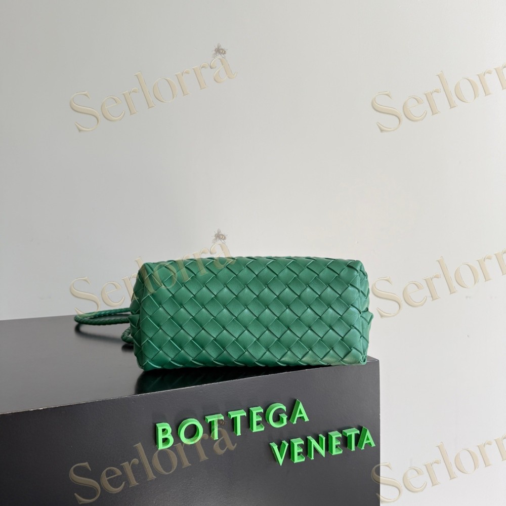 BOTTEGA VENETA SMALL ANDIAMO SPACE BLUE