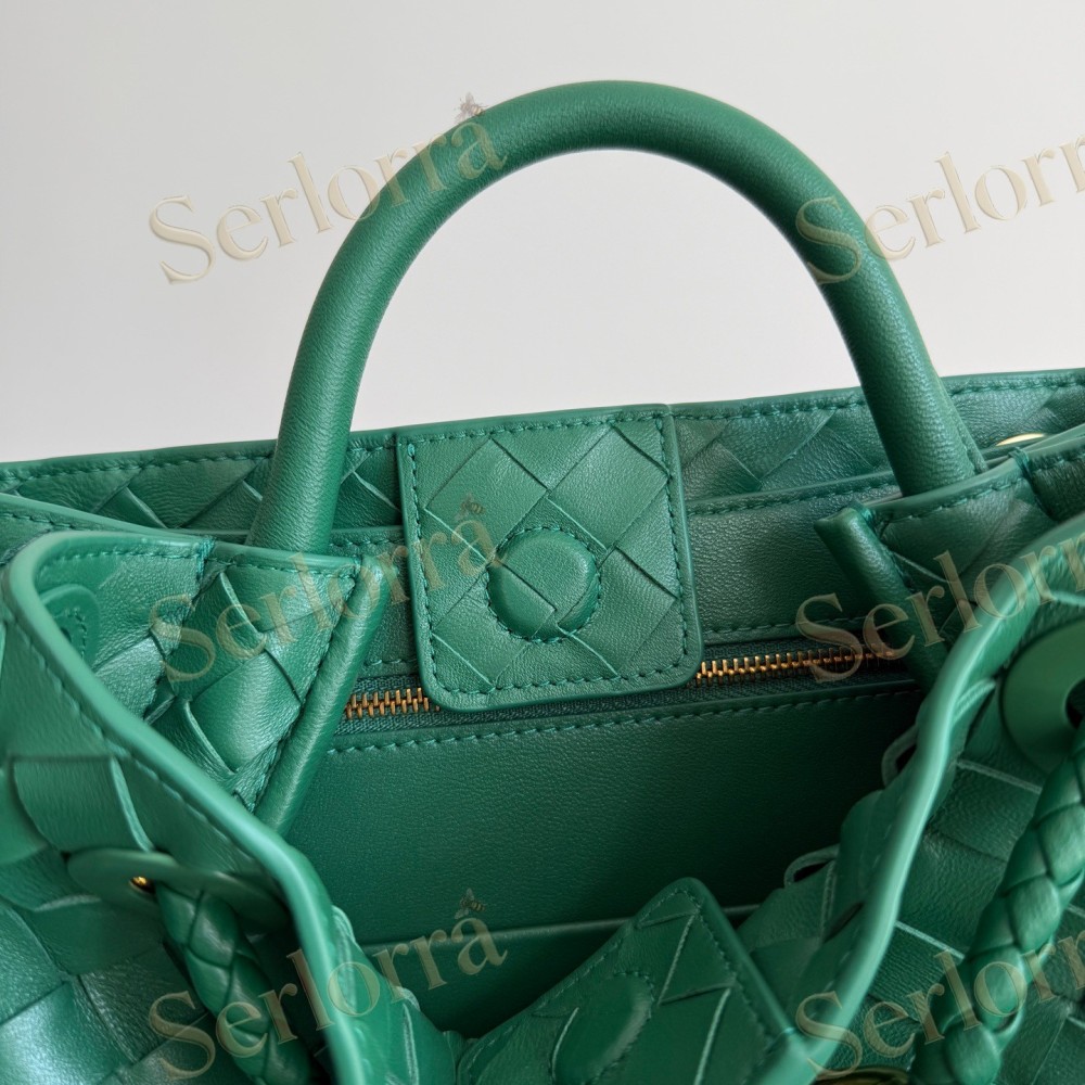 BOTTEGA VENETA SMALL ANDIAMO SPACE BLUE