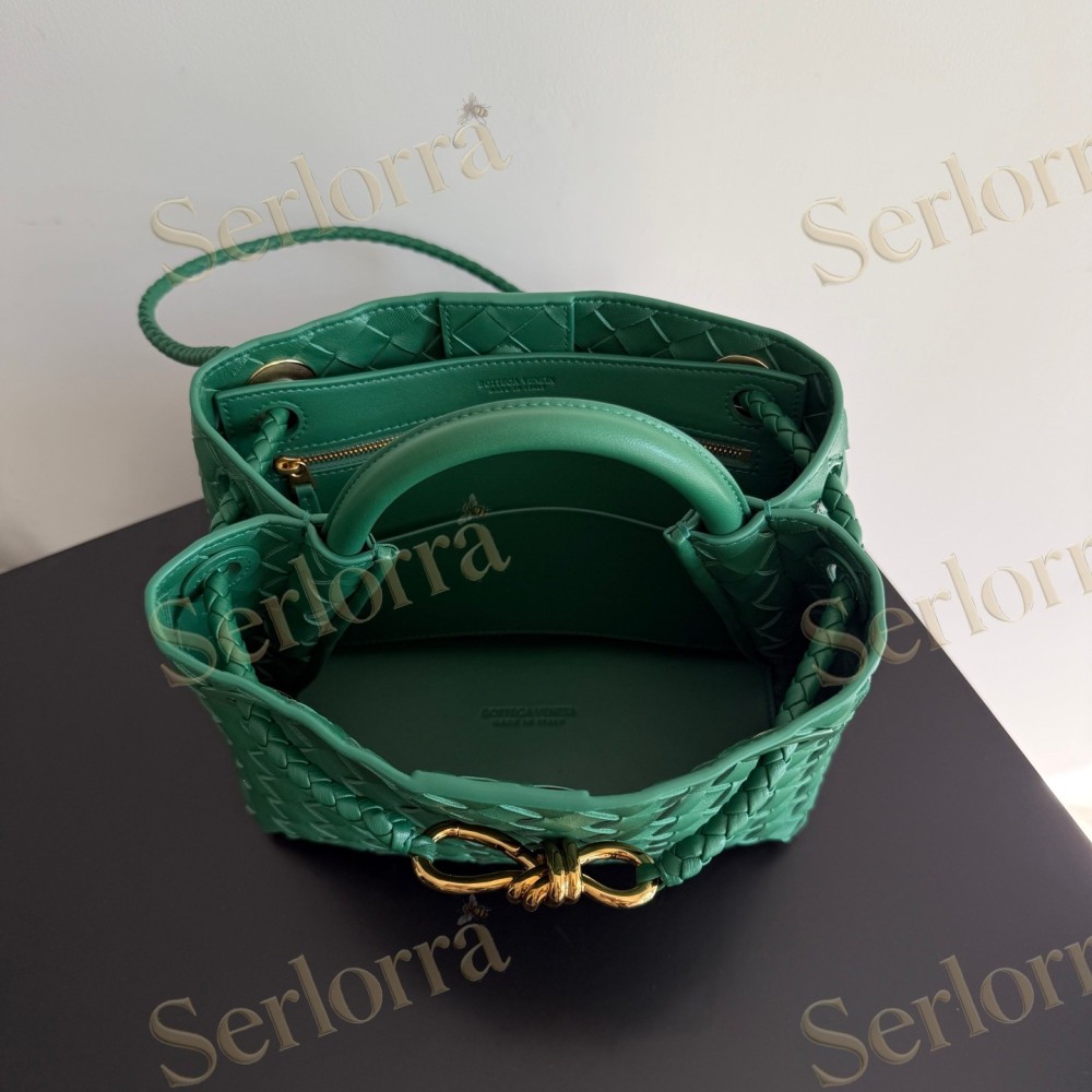 BOTTEGA VENETA SMALL ANDIAMO SPACE BLUE
