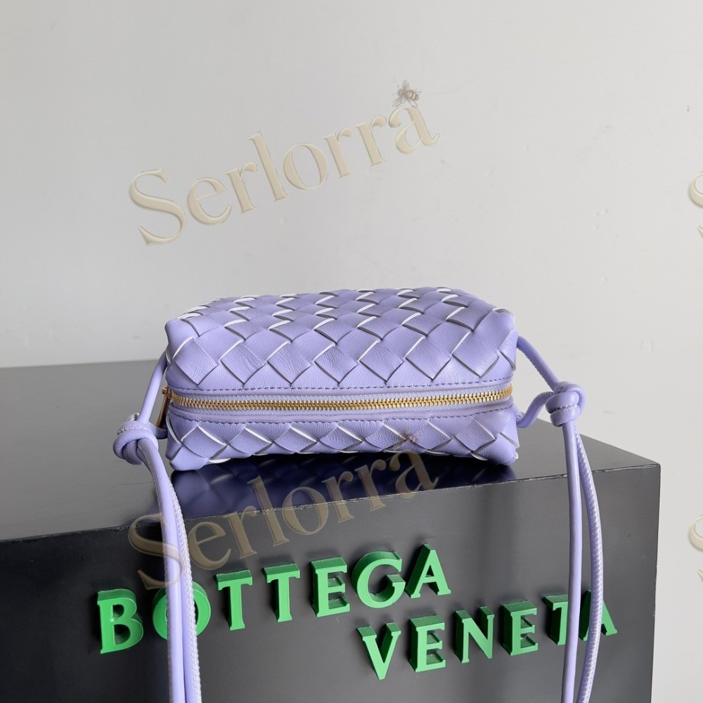 BOTTEGA VENETA MINI LOOP CAMERA BAG