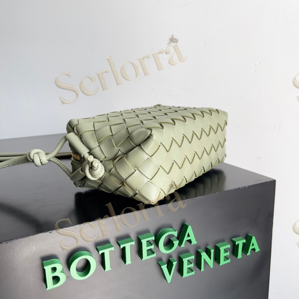 BOTTEGA VENETA MINI LOOP CAMERA BAG