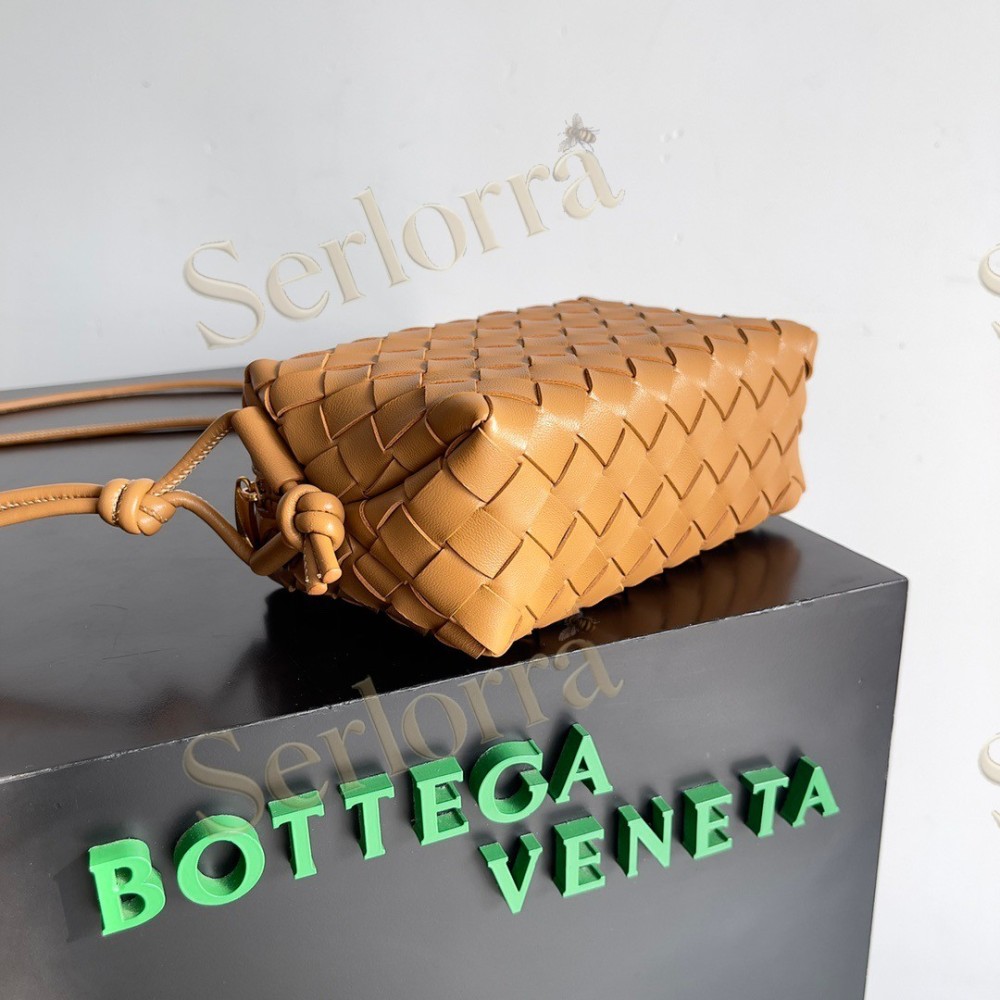 BOTTEGA VENETA MINI LOOP CAMERA BAG