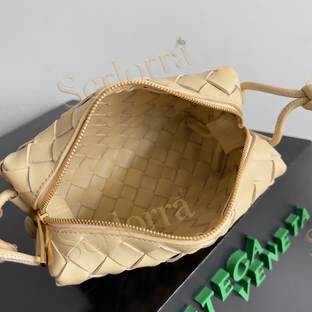 BOTTEGA VENETA MINI LOOP CAMERA BAG