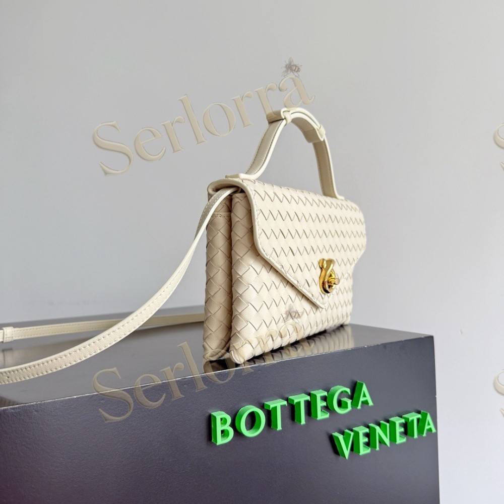 BOTTEGA VENETA KNOT LOCK