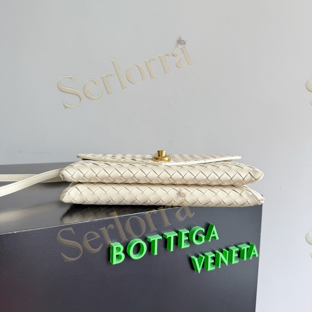 BOTTEGA VENETA KNOT LOCK