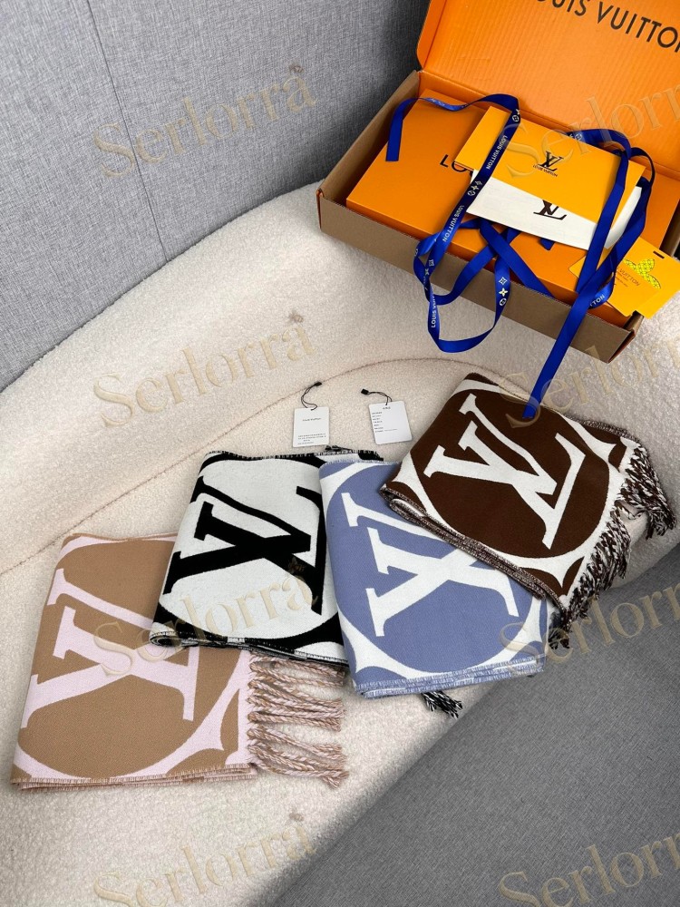 LOUIS VUITTON MEDALLION SCARF
