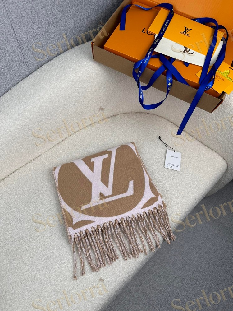 LOUIS VUITTON MEDALLION SCARF