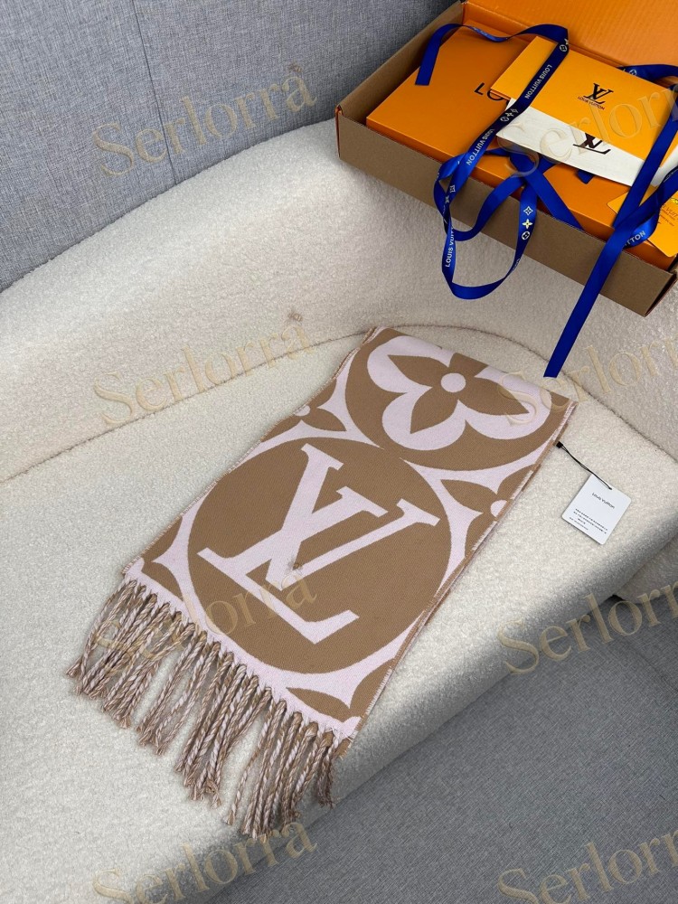 LOUIS VUITTON MEDALLION SCARF
