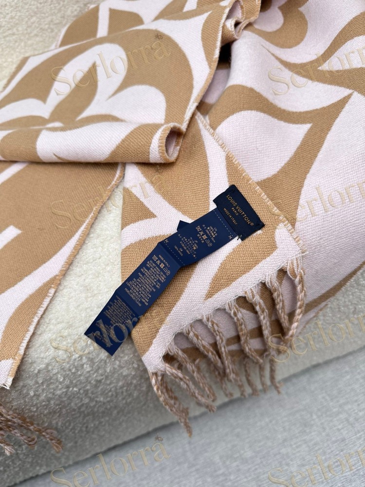 LOUIS VUITTON MEDALLION SCARF