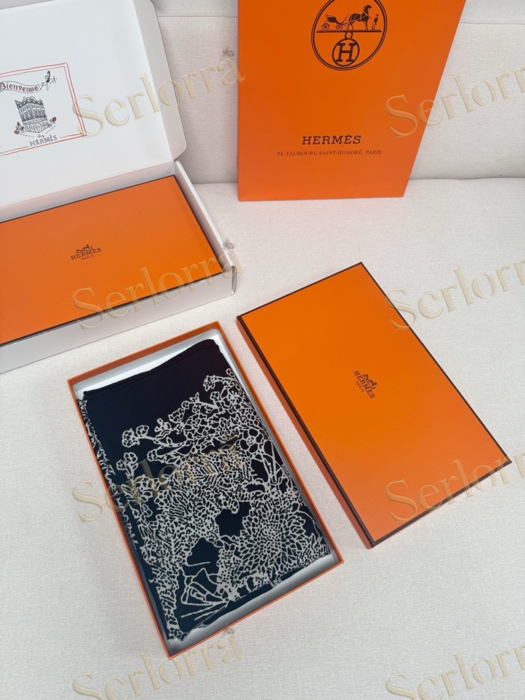 HERMÈS LIGHT FLORAL VELVET SHAWL