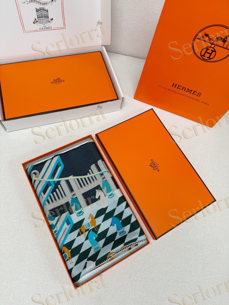 HERMÈS RUNNING CLUB VELVET SHAWL
