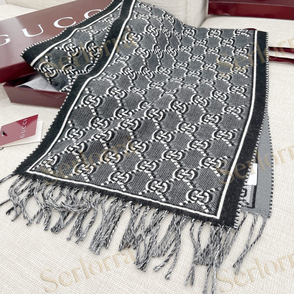 GUCCI LOGO WOOL SCARF