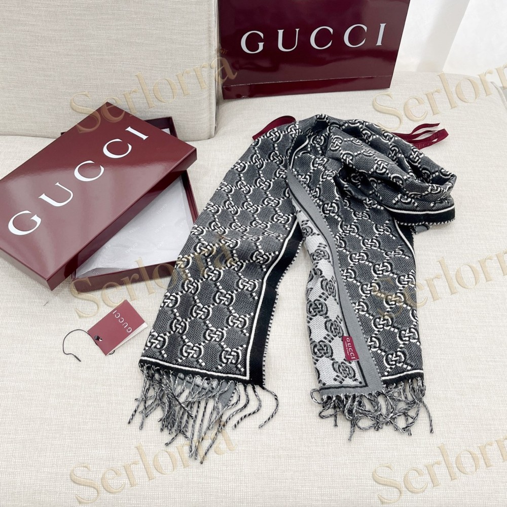 GUCCI LOGO WOOL SCARF