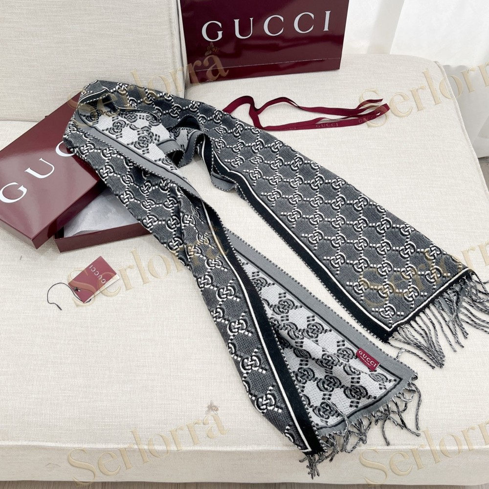 GUCCI LOGO WOOL SCARF