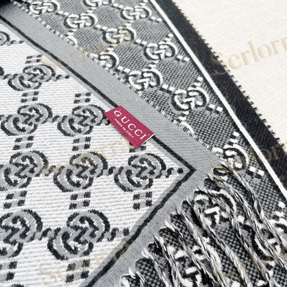 GUCCI LOGO WOOL SCARF