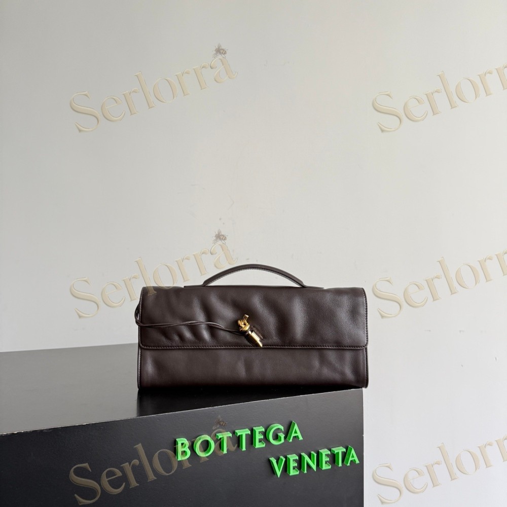 BOTTEGA VENETA ANDIAMO CLUTCH