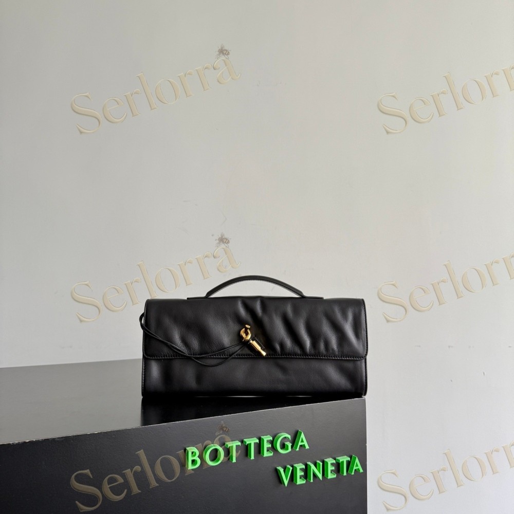 BOTTEGA VENETA ANDIAMO CLUTCH