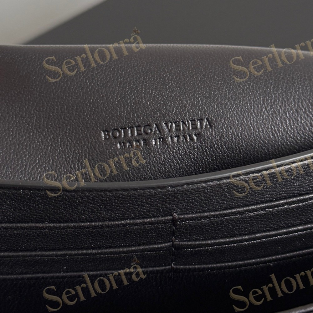 BOTTEGA VENETA ANDIAMO CLUTCH