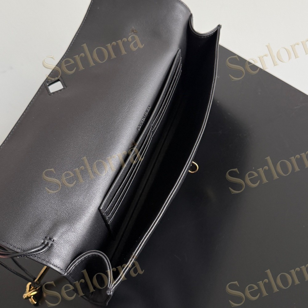 BOTTEGA VENETA ANDIAMO CLUTCH