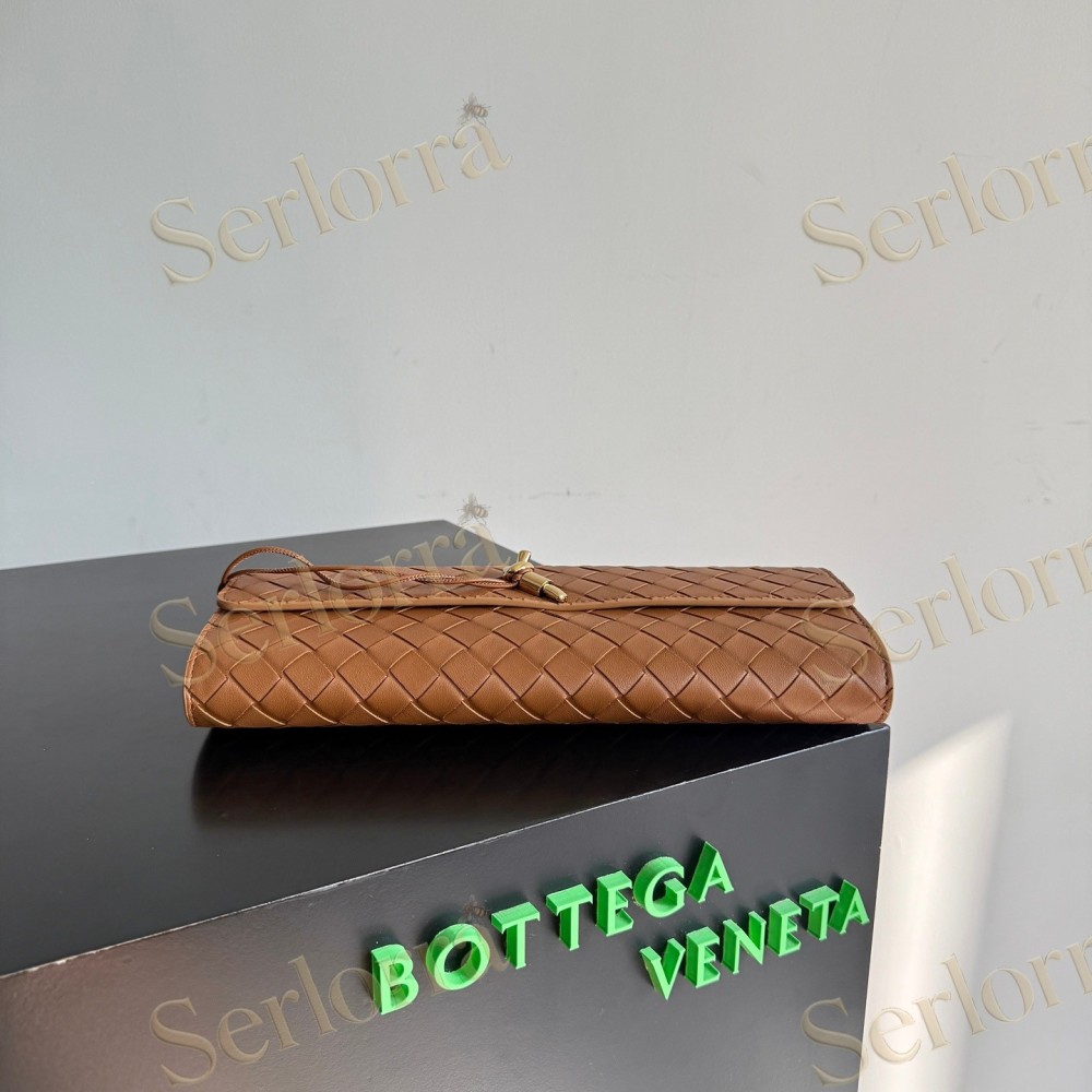 BOTTEGA VENETA ANDIAMO CLUTCH