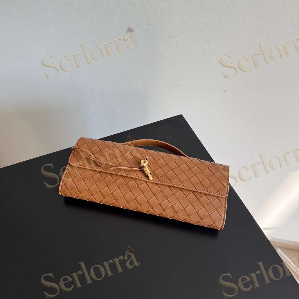 BOTTEGA VENETA ANDIAMO CLUTCH