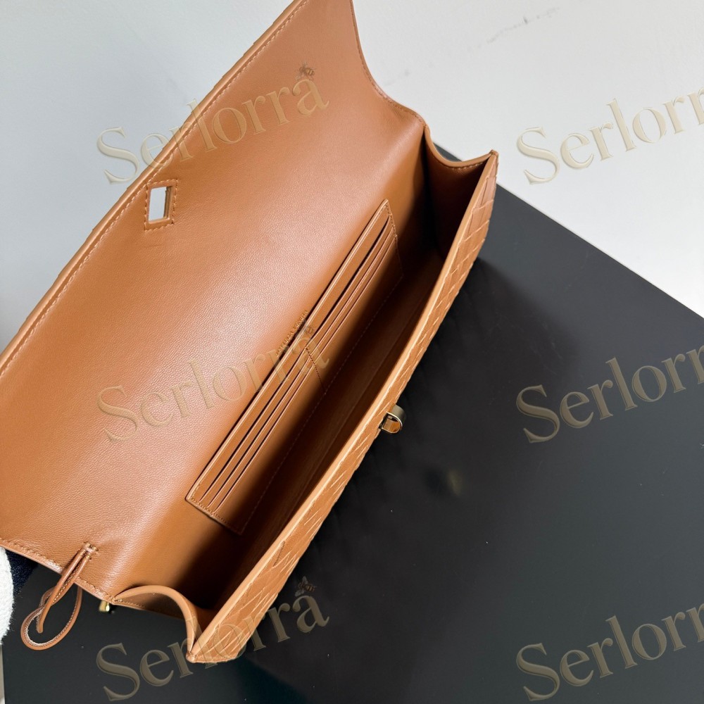 BOTTEGA VENETA ANDIAMO CLUTCH