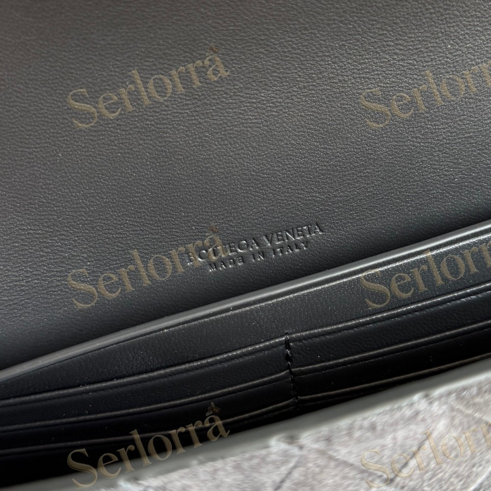 BOTTEGA VENETA ANDIAMO CLUTCH