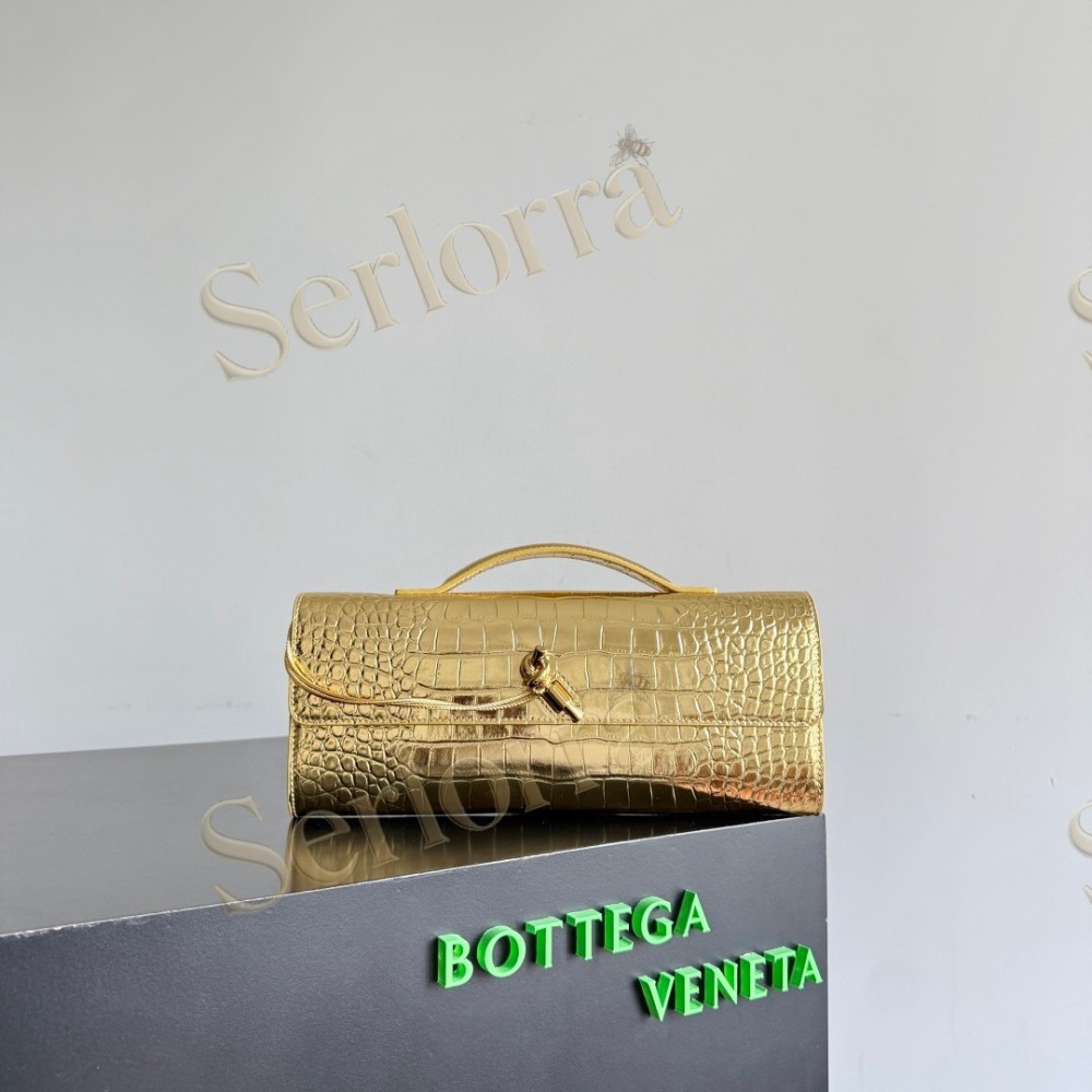BOTTEGA VENETA ANDIAMO CLUTCH