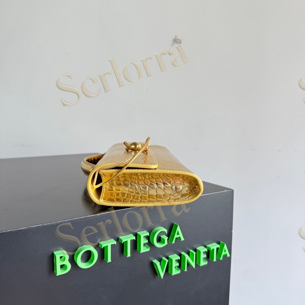 BOTTEGA VENETA ANDIAMO CLUTCH