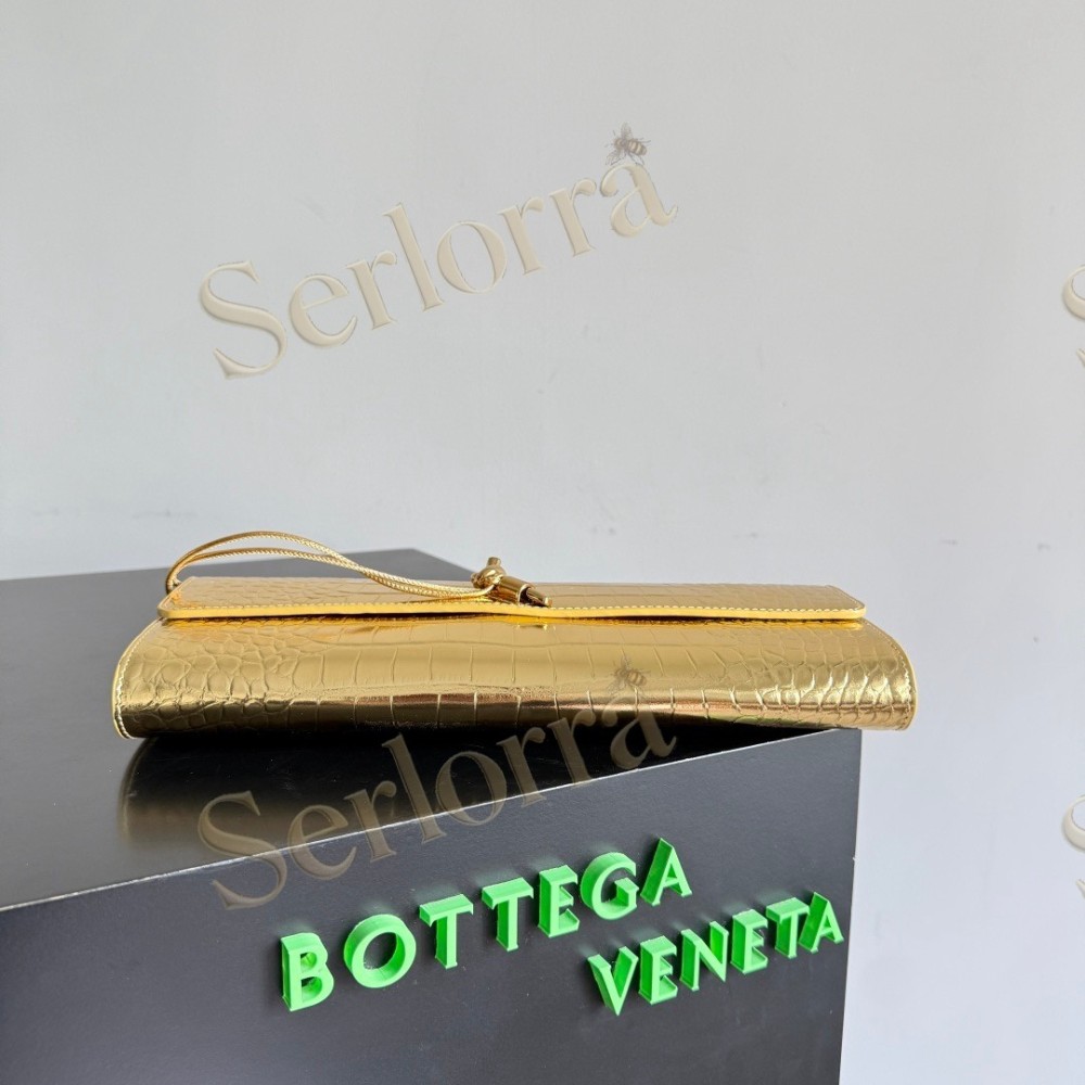 BOTTEGA VENETA ANDIAMO CLUTCH