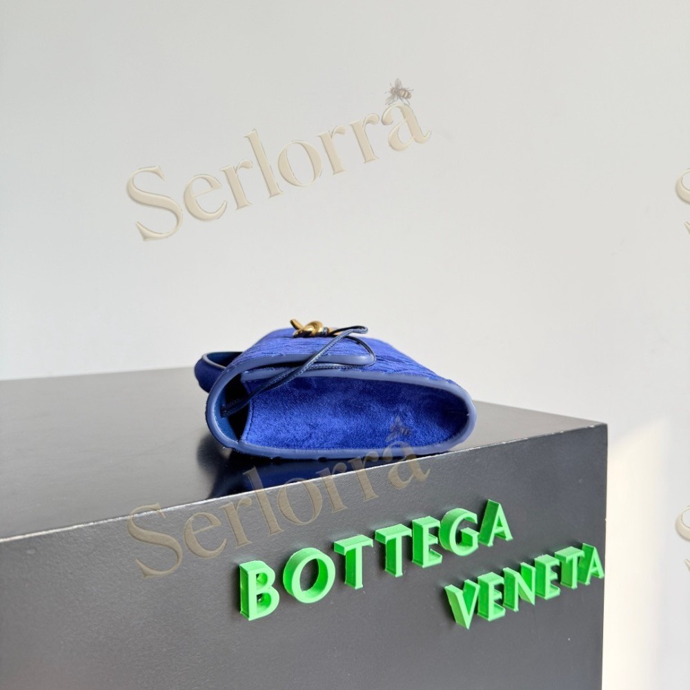 BOTTEGA VENETA ANDIAMO CLUTCH