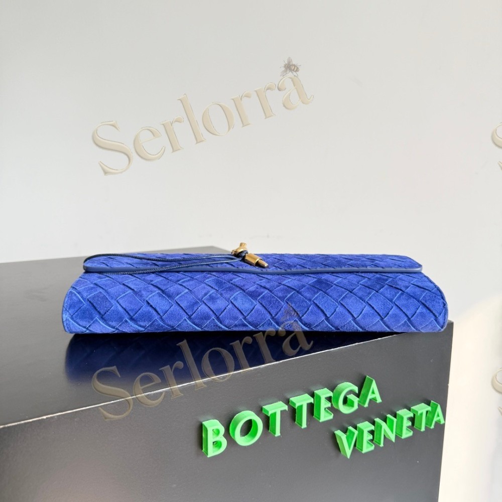 BOTTEGA VENETA ANDIAMO CLUTCH